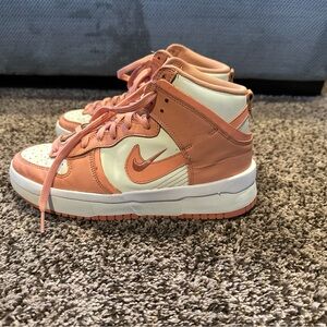 Nike Dunk High Up Crimson bliss